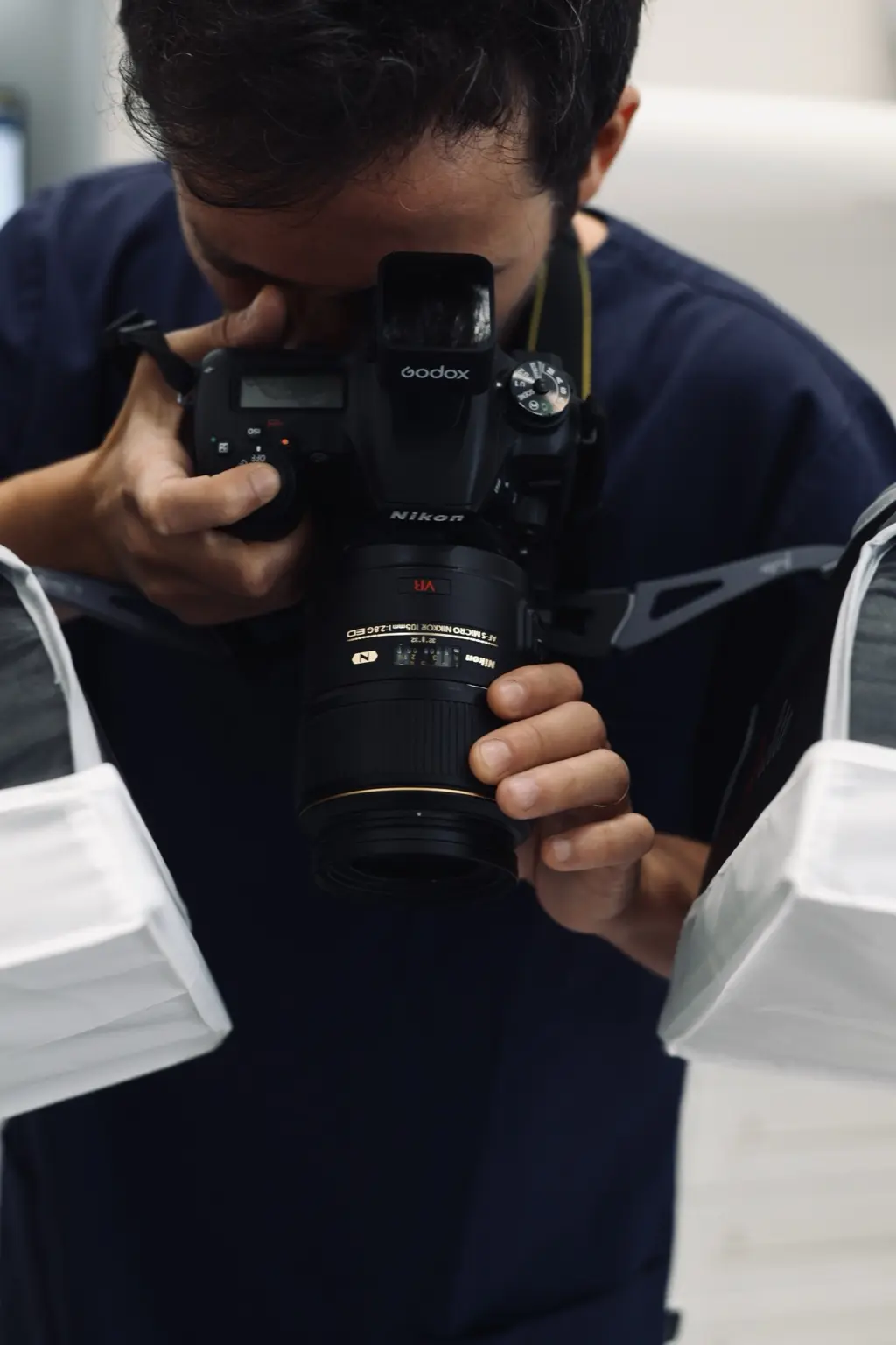 Dr Jérémy Haccoun réalisant une photographie clinique